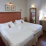 伯纳酒店
